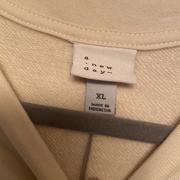 NWT A New Day Cream Sweatshirt…size XL - Picture 4 of 5